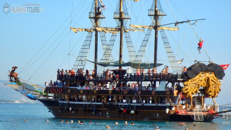 Пиратская яхта в Алании Photo 6